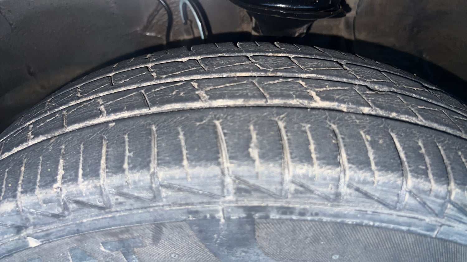 Used 2022 Maruti Suzuki Alto 800 LXi (O) CNG Cng Manual tyres LEFT FRONT TYRE TREAD VIEW