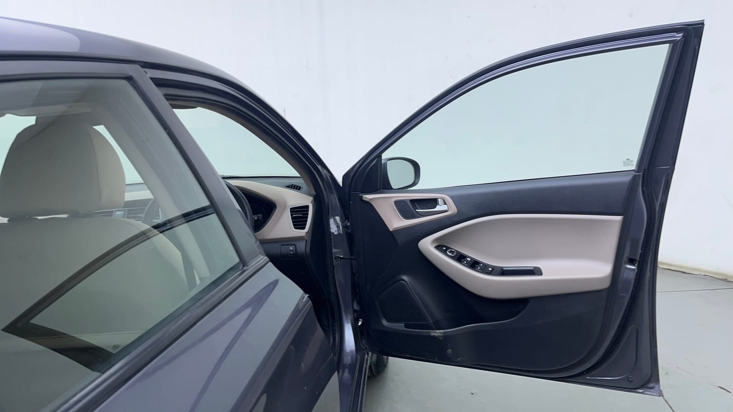 Used 2019 Hyundai Elite i20 Sportz Plus 1.2 Petrol Manual interior RIGHT FRONT DOOR OPEN VIEW