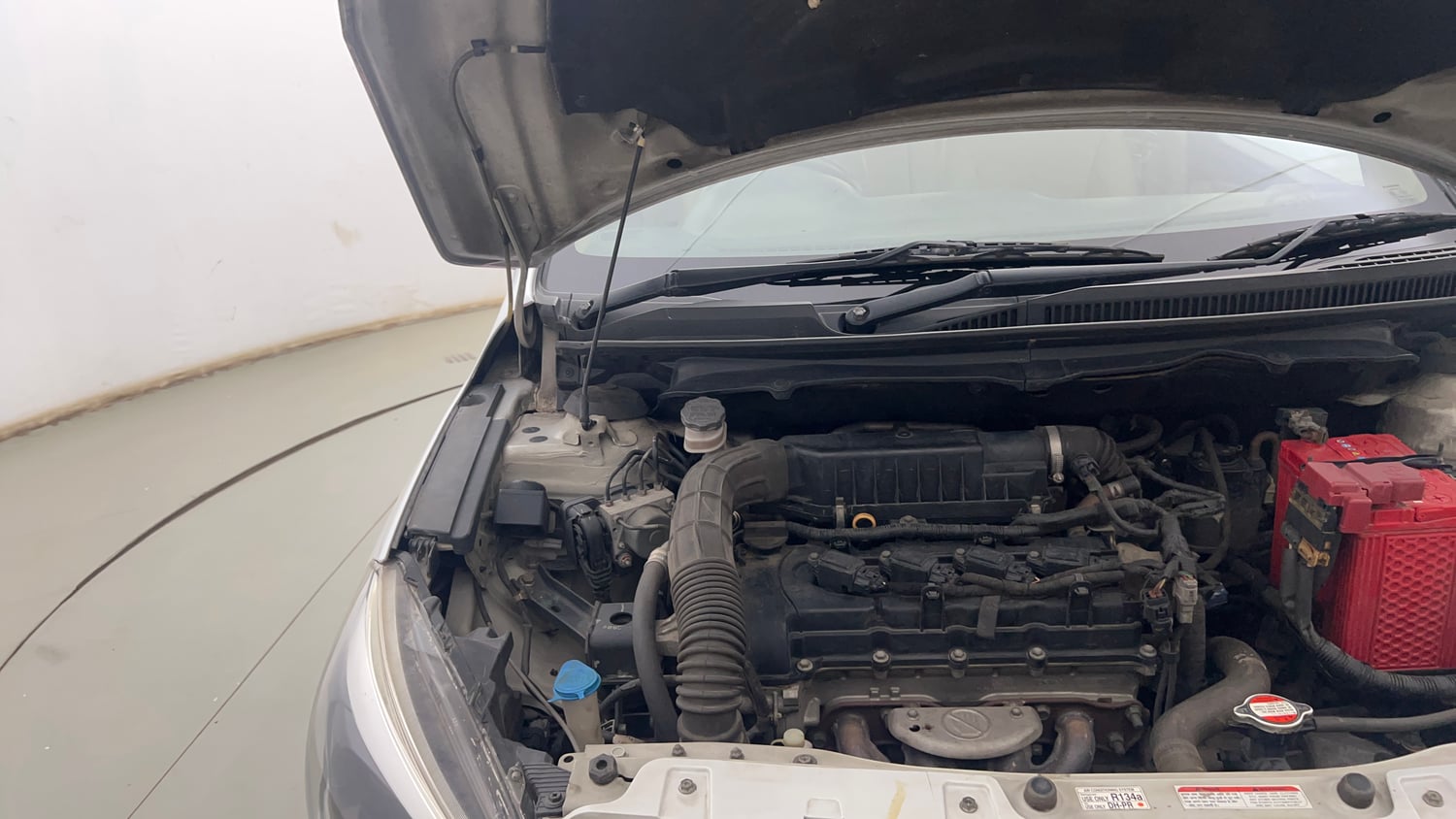 Used 2018 Maruti Suzuki Ciaz Alpha Hybrid 1.5 Petrol Manual engine ENGINE RIGHT SIDE HINGE & APRON VIEW