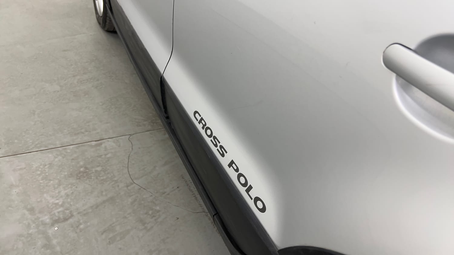 Used 2015 Volkswagen Polo Highline1.2L (P) Petrol Manual dents MINOR SCRATCH