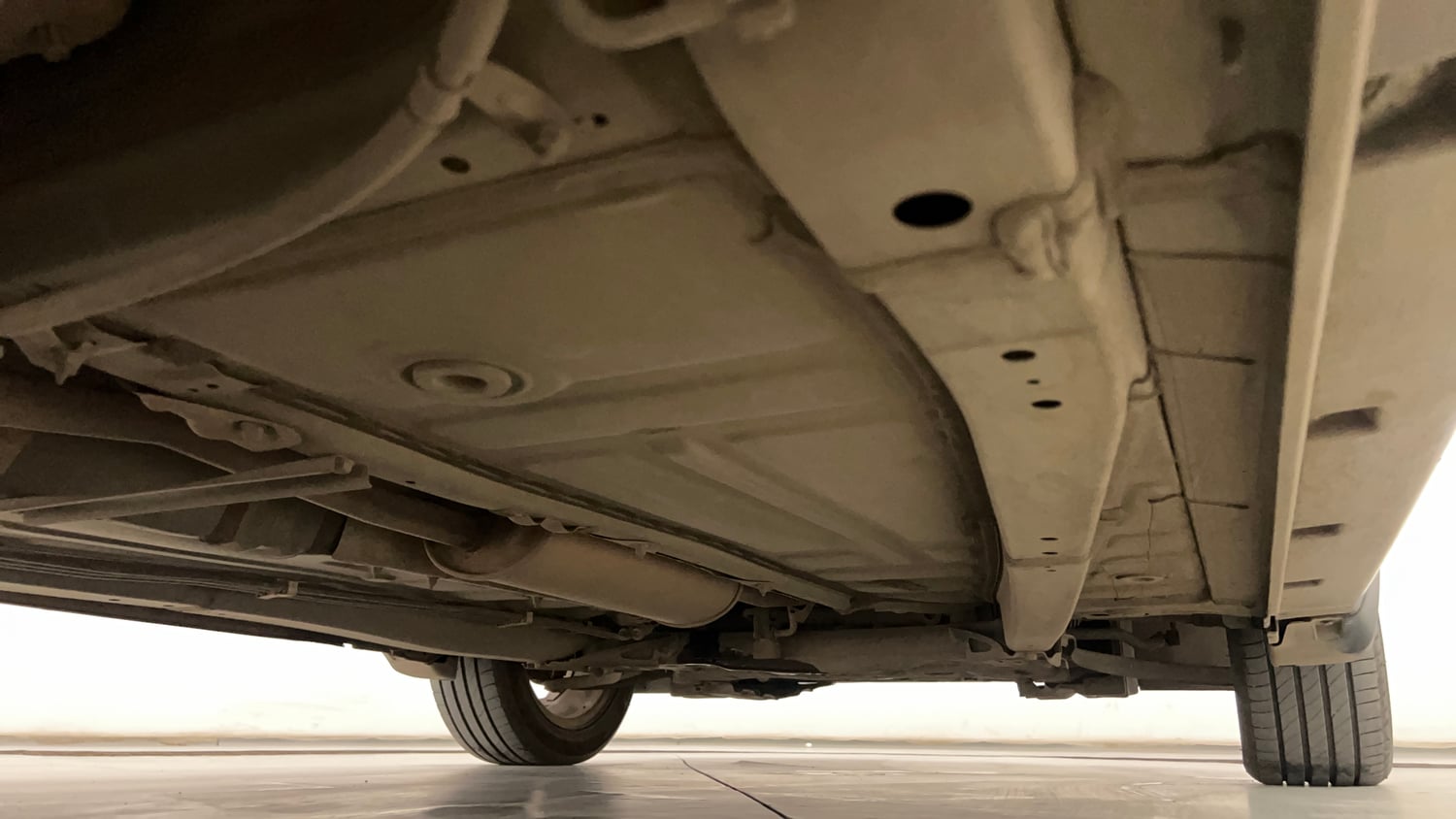 Used 2019 Toyota Glanza V Petrol Manual extra REAR RIGHT UNDERBODY VIEW