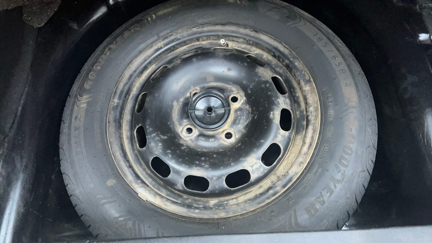 Used 2014 Ford Figo Duratorq Diesel ZXI 1.4 Diesel Manual tyres SPARE TYRE VIEW