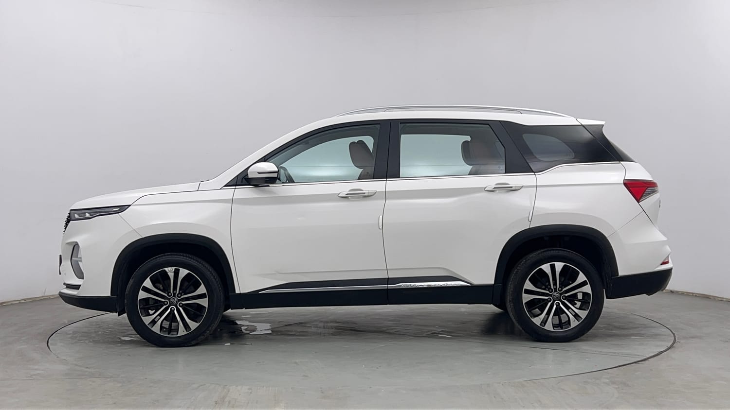 Used 2023 MG Motors Hector Plus Sharp 2.0 Diesel Turbo MT 6-STR Diesel Manual exterior LEFT SIDE VIEW