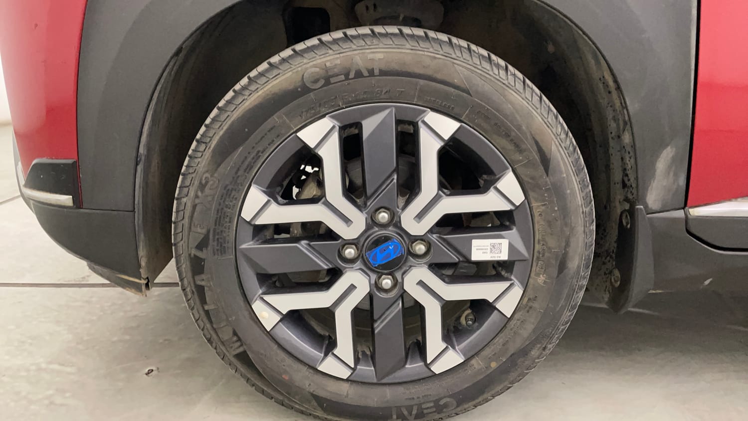 Used 2024 Hyundai Exter SX (O) 1.2 AMT Petrol Automatic tyres LEFT FRONT TYRE RIM VIEW