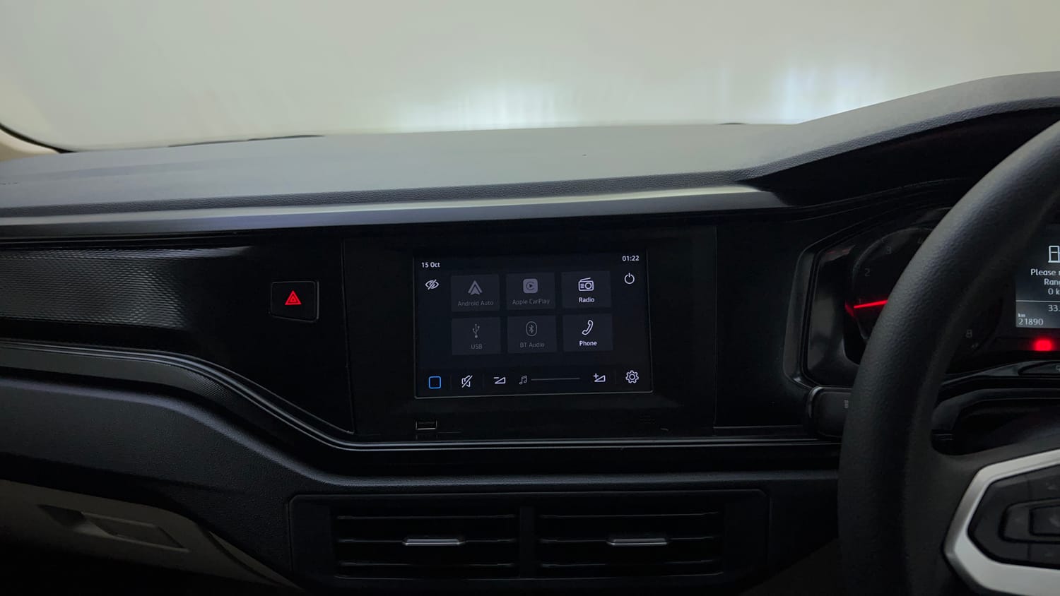 Used 2024 Volkswagen Virtus Comfortline 1.0 TSI MT Petrol Manual top_features Touch screen infotainment system