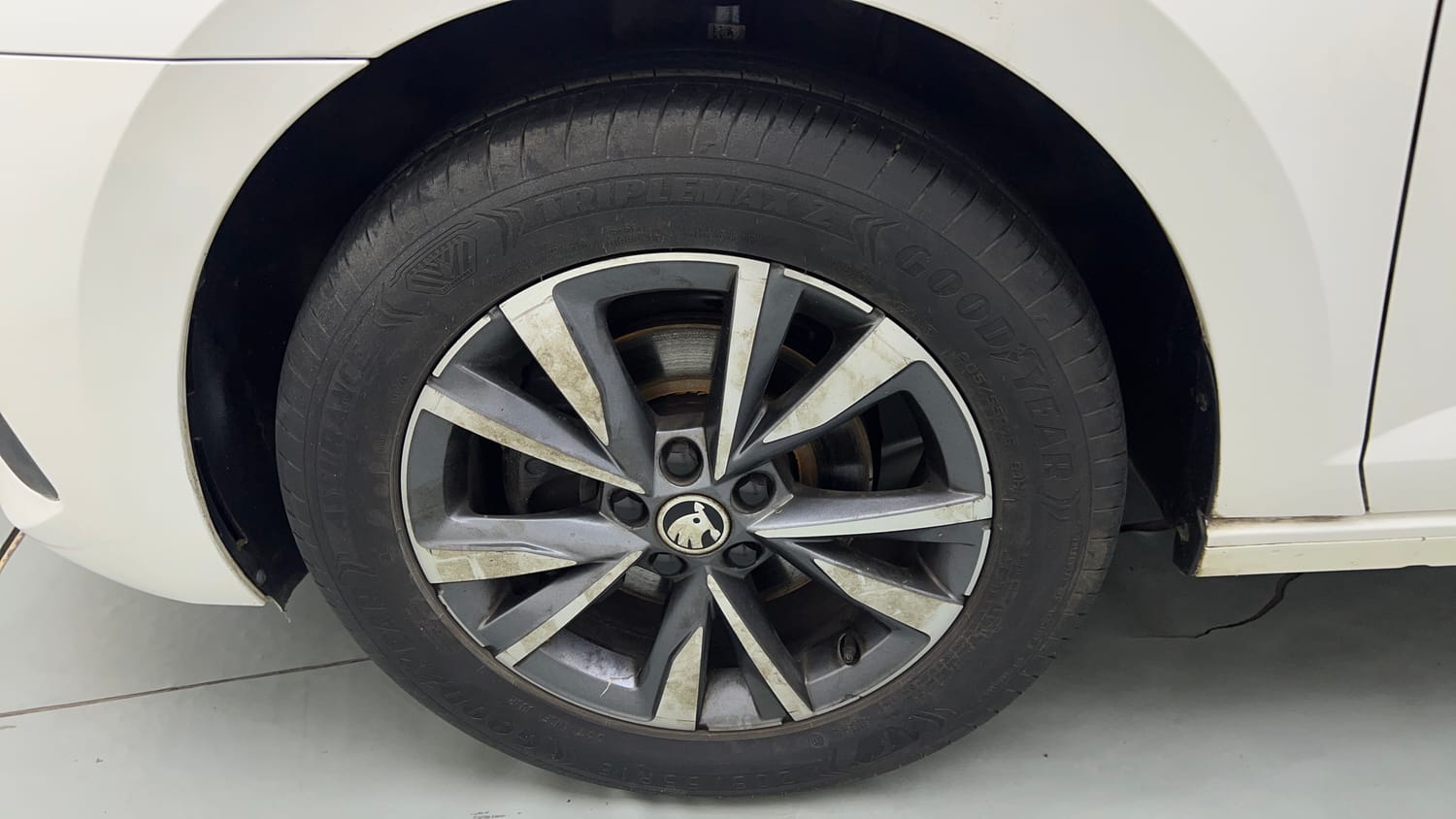 Used 2022 Skoda Slavia Style 1.0L TSI AT Petrol Automatic tyres LEFT FRONT TYRE RIM VIEW