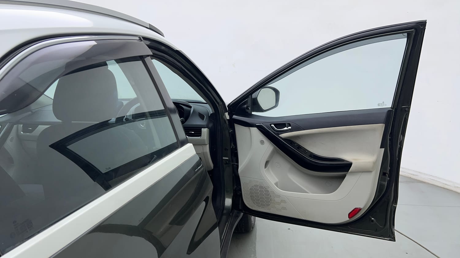 Used 2021 Tata Nexon XZ Plus Petrol Manual interior RIGHT FRONT DOOR OPEN VIEW