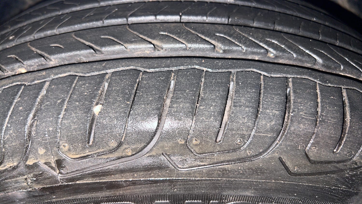Used 2016 Ford EcoSport Titanium+ 1.5L TDCi Diesel Manual tyres LEFT FRONT TYRE TREAD VIEW