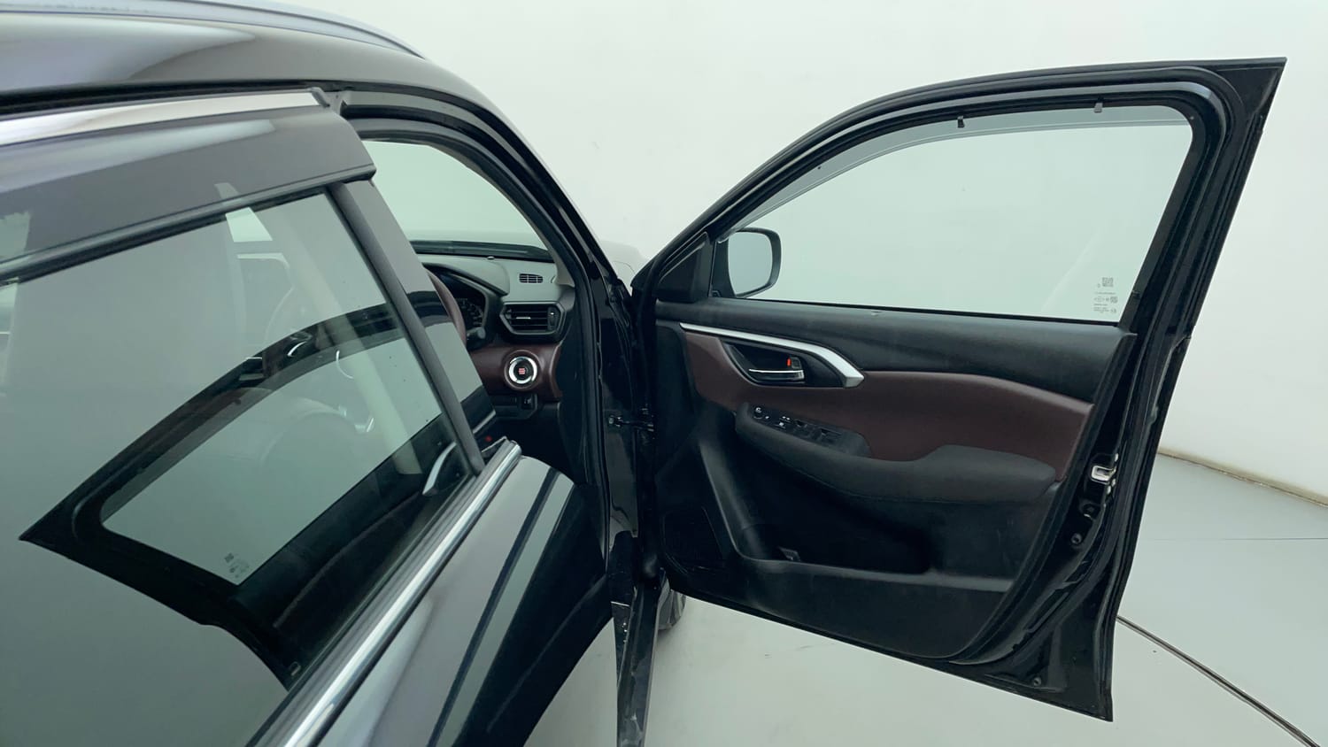 Used 2026 Maruti Suzuki Grand Vitara Delta Smart Hybrid Petrol Manual interior RIGHT FRONT DOOR OPEN VIEW