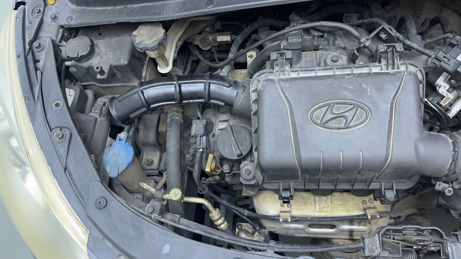 Used 2013 Hyundai i10 Era 1.1 iRDE2 Petrol Manual engine ENGINE RIGHT SIDE VIEW