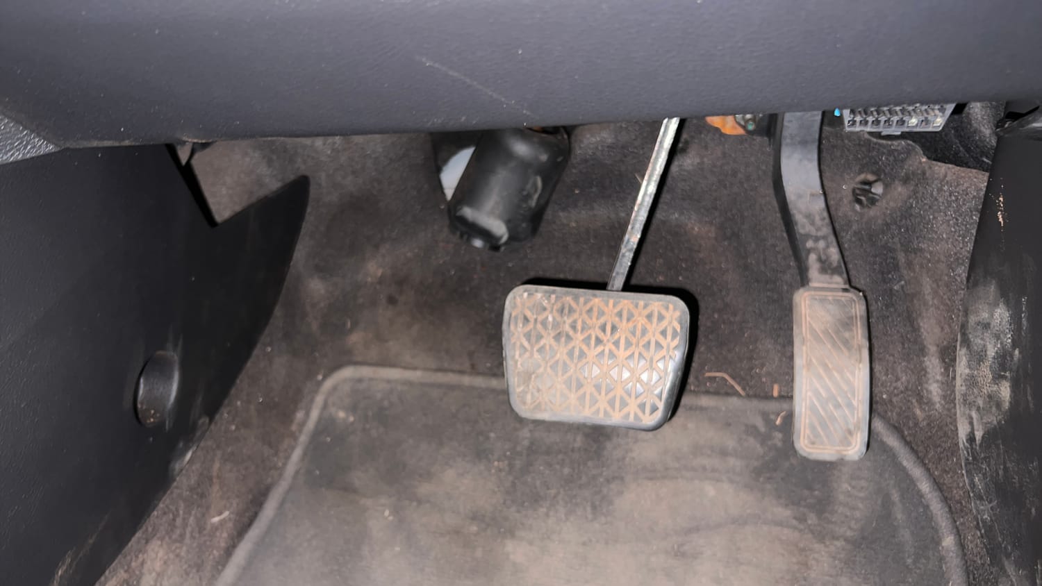 Used 2017 Ford Figo Titanium 1.5 Ti-VCT AT Petrol Automatic interior PEDALS VIEW