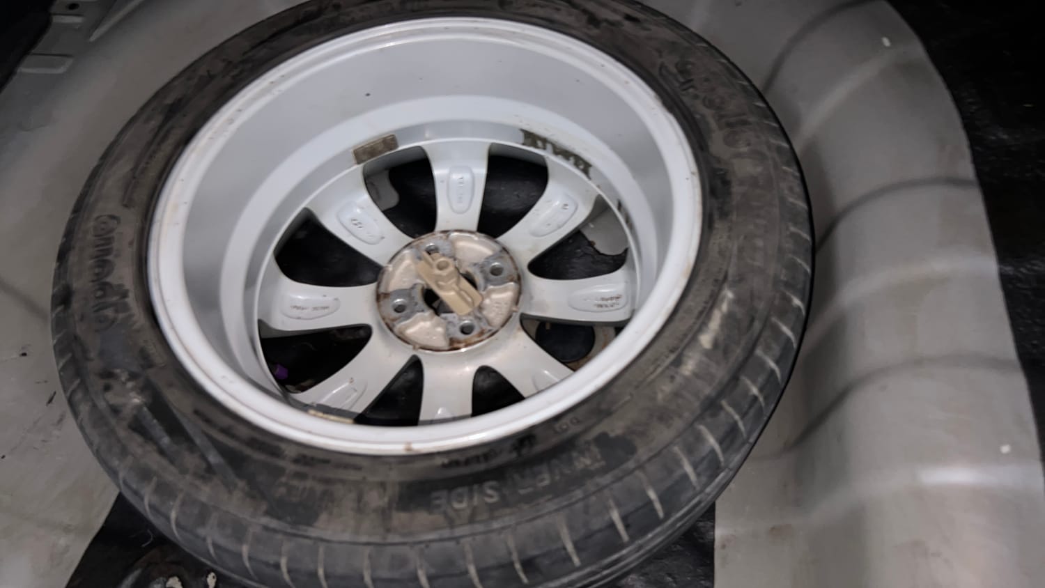 Used 2013 Hyundai Verna Fluidic 1.6 VTVT SX Petrol Manual tyres SPARE TYRE VIEW