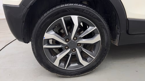 Used 2021 Mahindra XUV 300 W8 (O) 1.2 Petrol Petrol Manual tyres RIGHT REAR TYRE RIM VIEW
