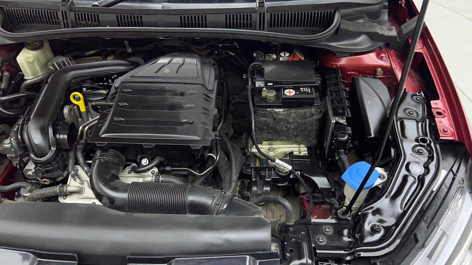 Used 2023 Volkswagen Virtus Topline 1.0 TSI MT Petrol Manual engine ENGINE LEFT SIDE VIEW