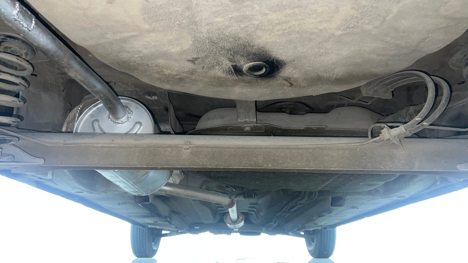 Used 2017 Renault Kwid CLIMBER 1.0 AMT Petrol Automatic extra REAR UNDERBODY VIEW (TAKEN FROM REAR)