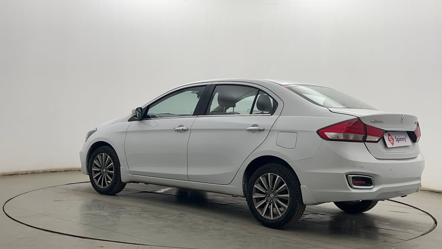 Used 2018 Maruti Suzuki Ciaz Alpha Hybrid 1.5 Petrol Manual exterior LEFT REAR CORNER VIEW
