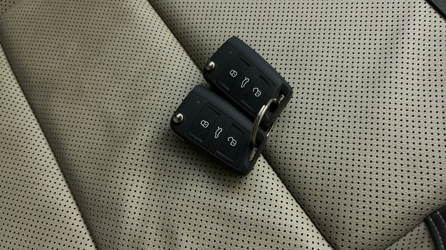 Used 2025 Skoda Slavia Prestige 1.0L TSI MT Petrol Manual extra CAR KEY VIEW