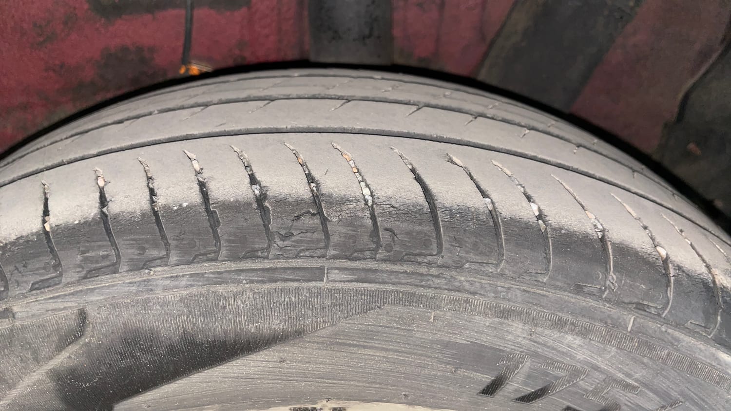 Used 2024 Hyundai Exter SX (O) 1.2 AMT Petrol Automatic tyres LEFT REAR TYRE TREAD VIEW