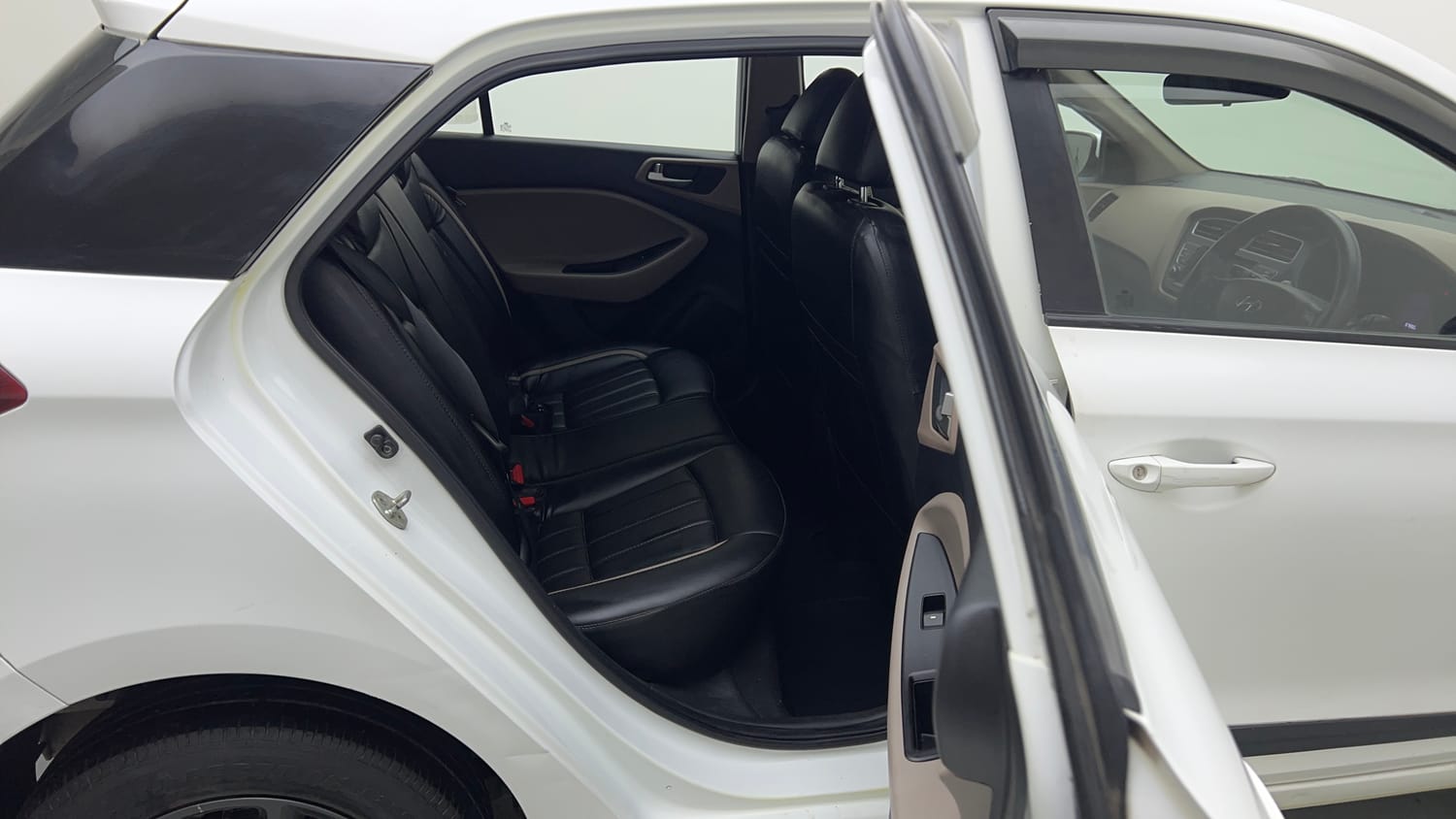Used 2020 Hyundai Elite i20 Sportz Plus 1.2 Petrol Manual interior RIGHT SIDE REAR DOOR CABIN VIEW