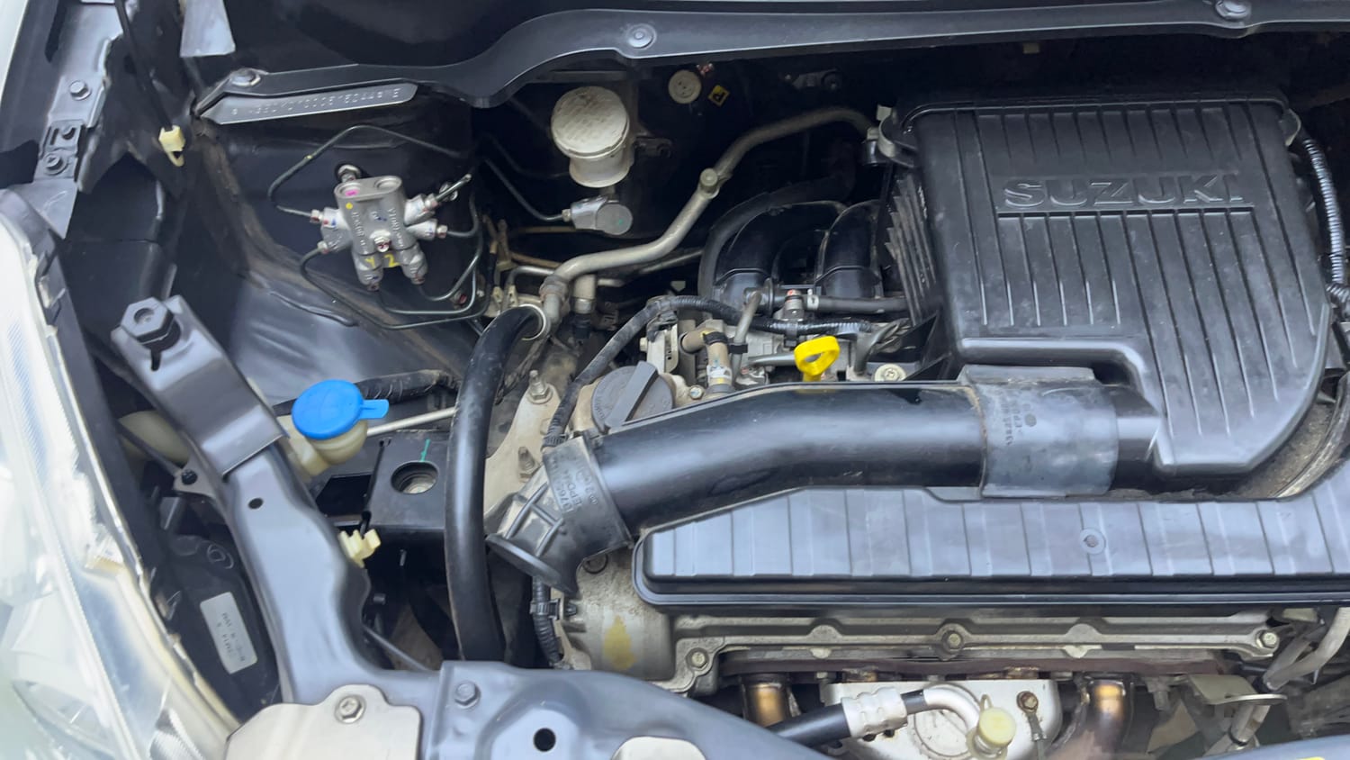 Used 2015 Maruti Suzuki Ritz Vxi BS-IV Petrol Manual engine ENGINE RIGHT SIDE VIEW