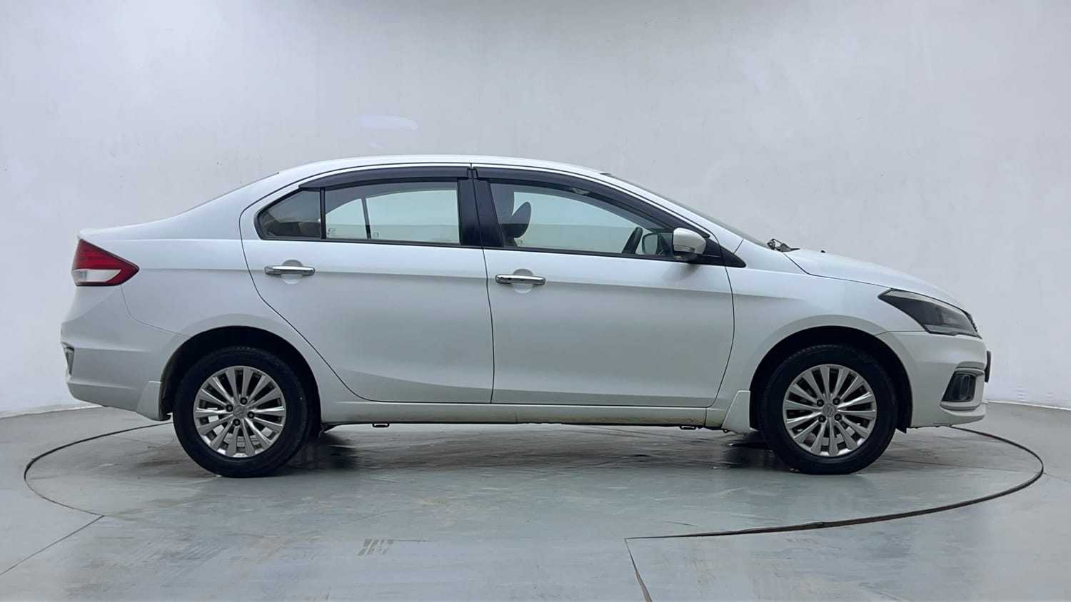 Used 2022 Maruti Suzuki Ciaz Zeta 1.5 AT Petrol Automatic exterior RIGHT SIDE VIEW