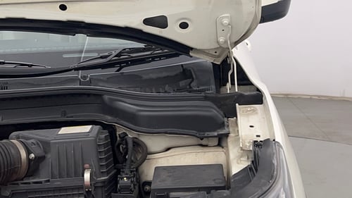 Used 2021 Mahindra XUV 300 W8 (O) 1.2 Petrol Petrol Manual engine ENGINE LEFT SIDE HINGE & APRON VIEW