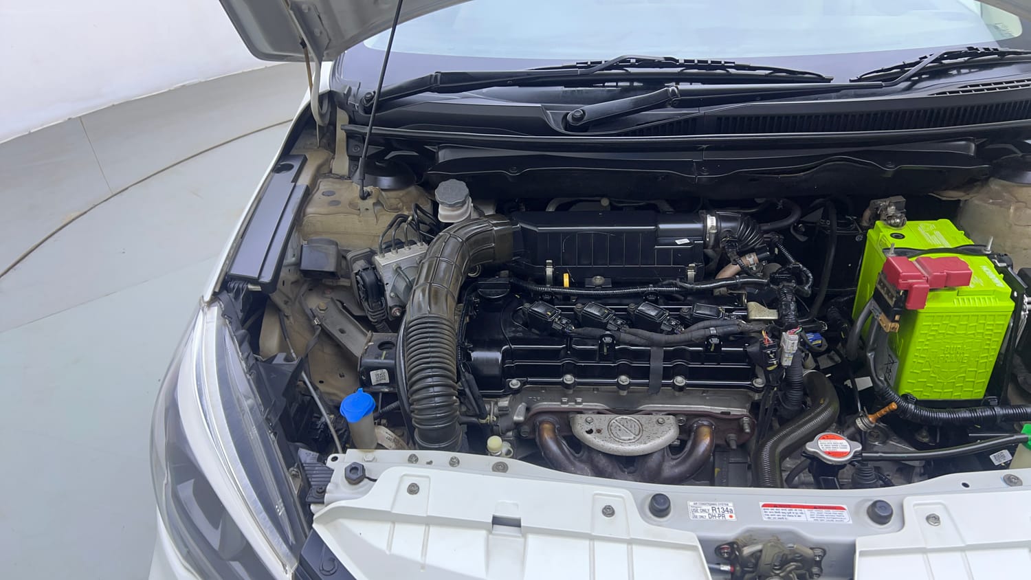 Used 2022 Maruti Suzuki Ciaz Zeta 1.5 AT Petrol Automatic engine ENGINE RIGHT SIDE VIEW