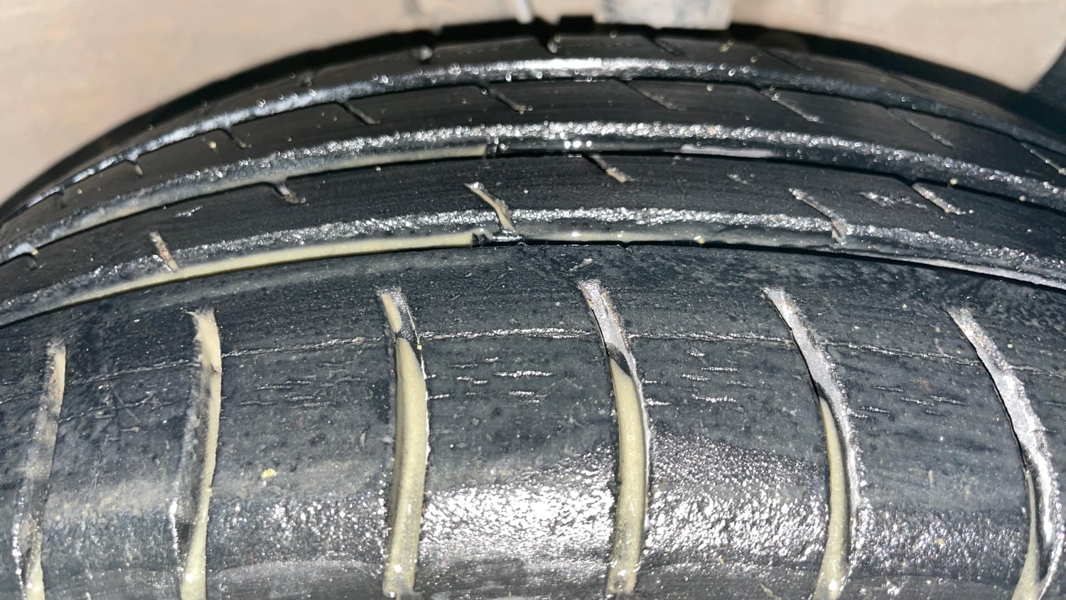 Used 2017 Hyundai Elite i20 Sportz 1.4 CRDI Diesel Manual tyres RIGHT FRONT TYRE TREAD VIEW