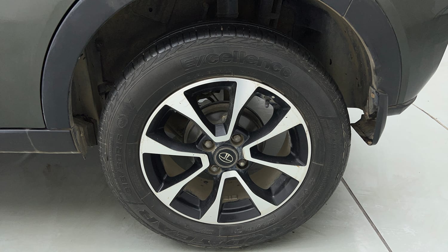 Used 2021 Tata Nexon XZ Plus Petrol Manual tyres LEFT REAR TYRE RIM VIEW