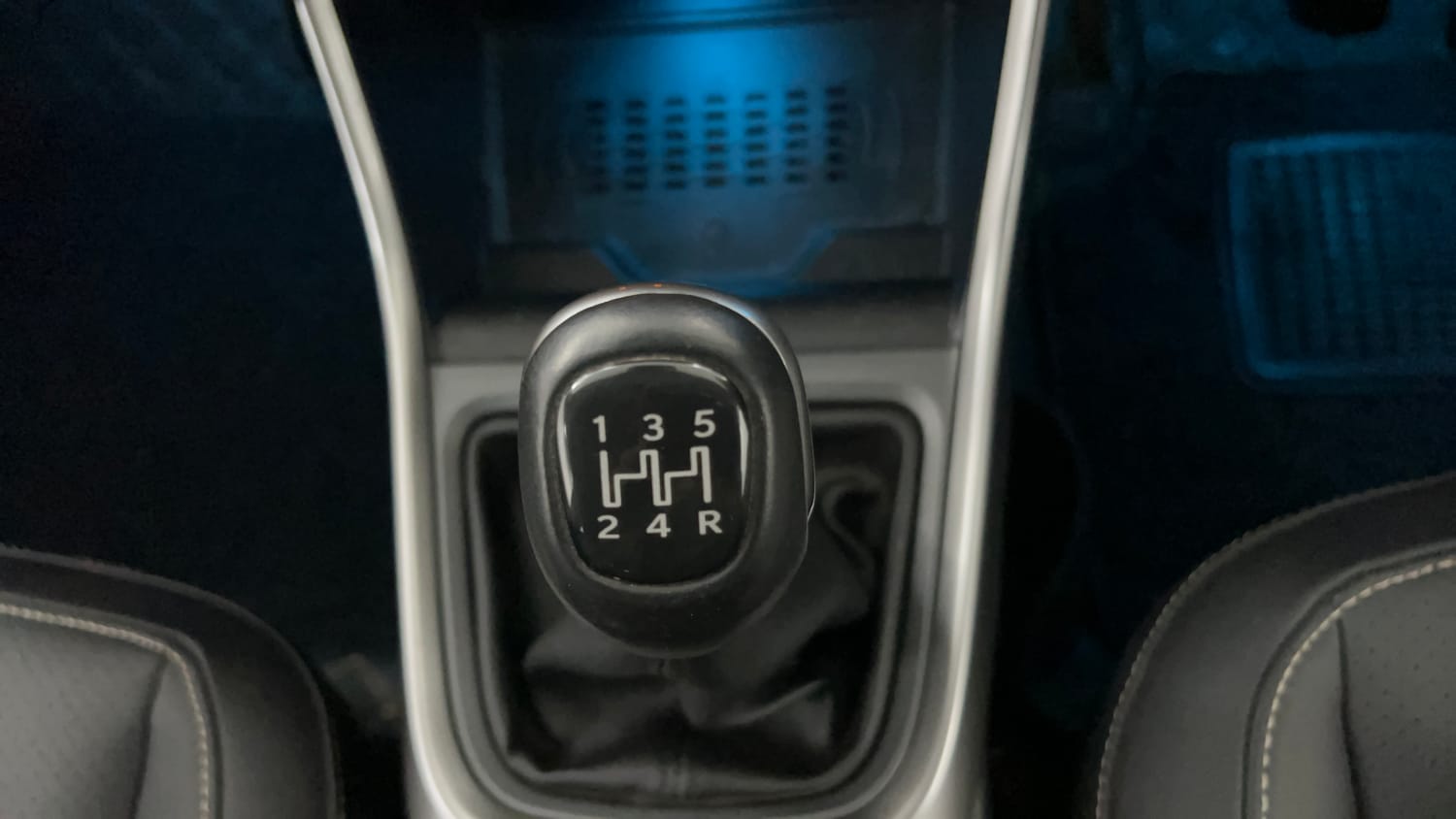 Used 2023 Tata Altroz XZ Plus (O) (S) iCNG Cng Manual interior GEAR  KNOB VIEW