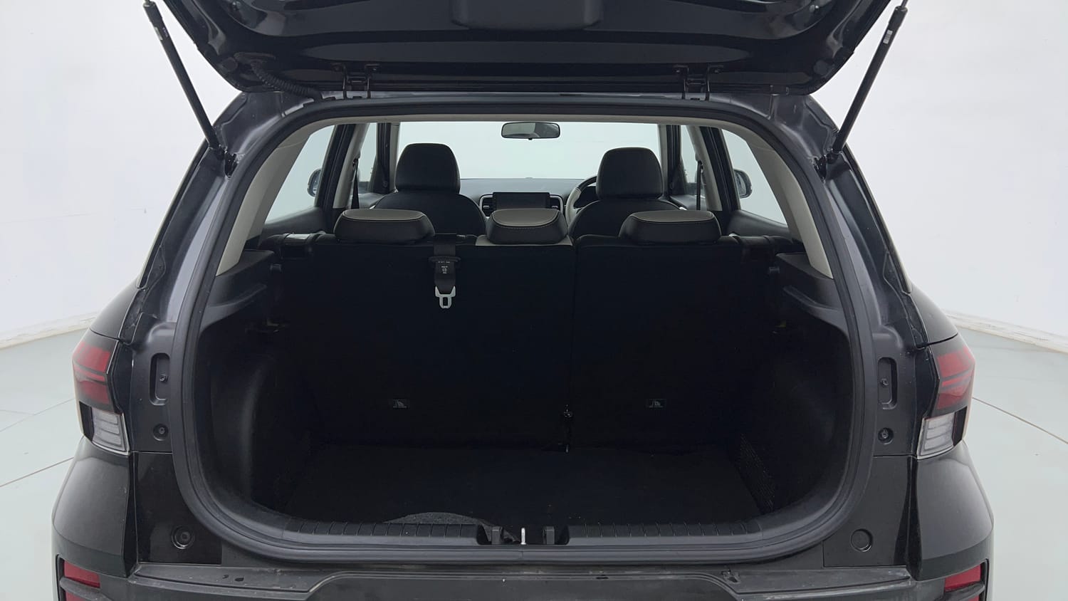 Used 2024 Hyundai Venue E 1.2 Petrol Petrol Manual interior DICKY INSIDE VIEW