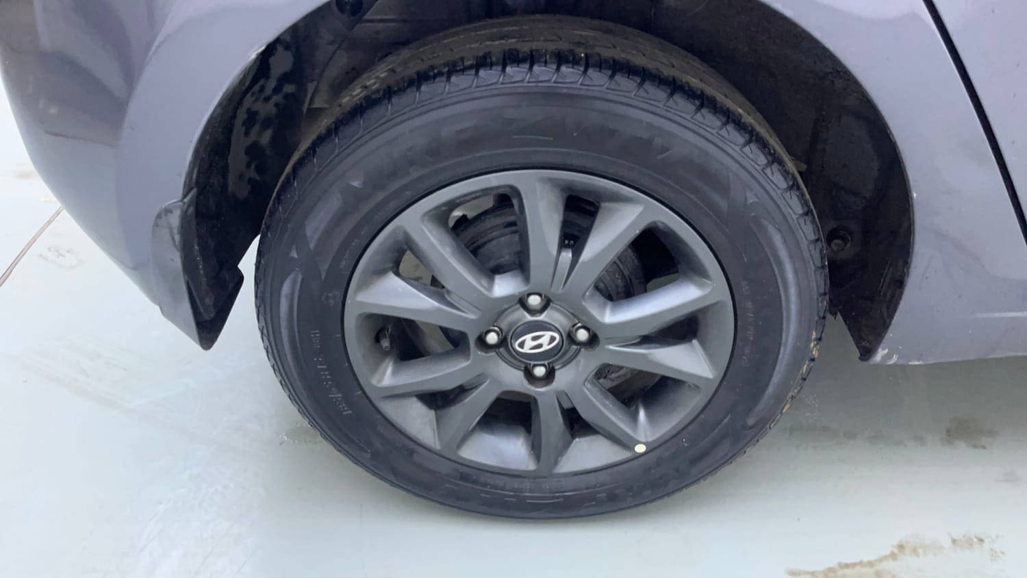 Used 2019 Hyundai Elite i20 Sportz Plus 1.2 Petrol Manual tyres RIGHT REAR TYRE RIM VIEW