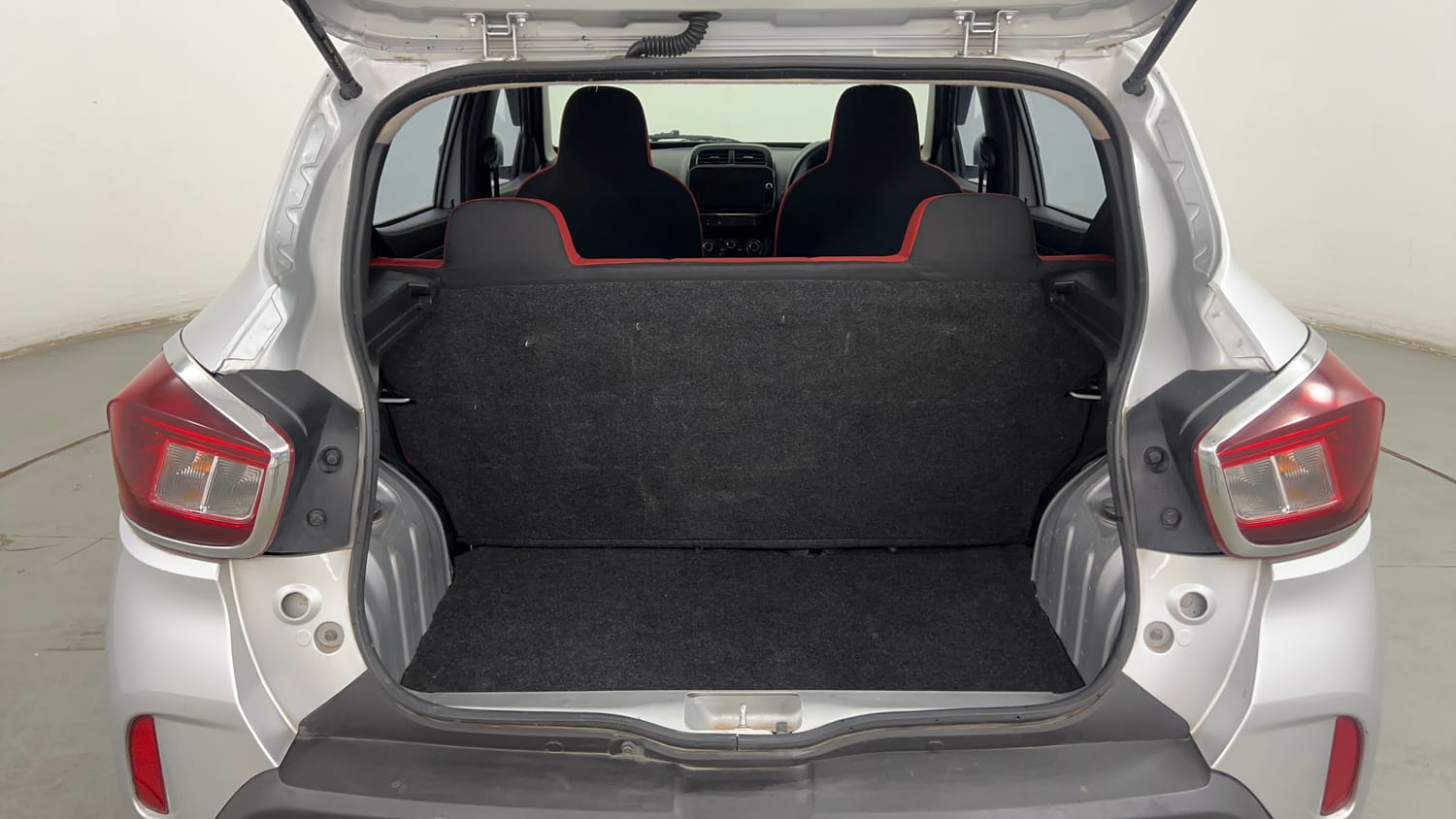 Used 2023 Renault Kwid RXT 1.0 Petrol Manual interior DICKY INSIDE VIEW