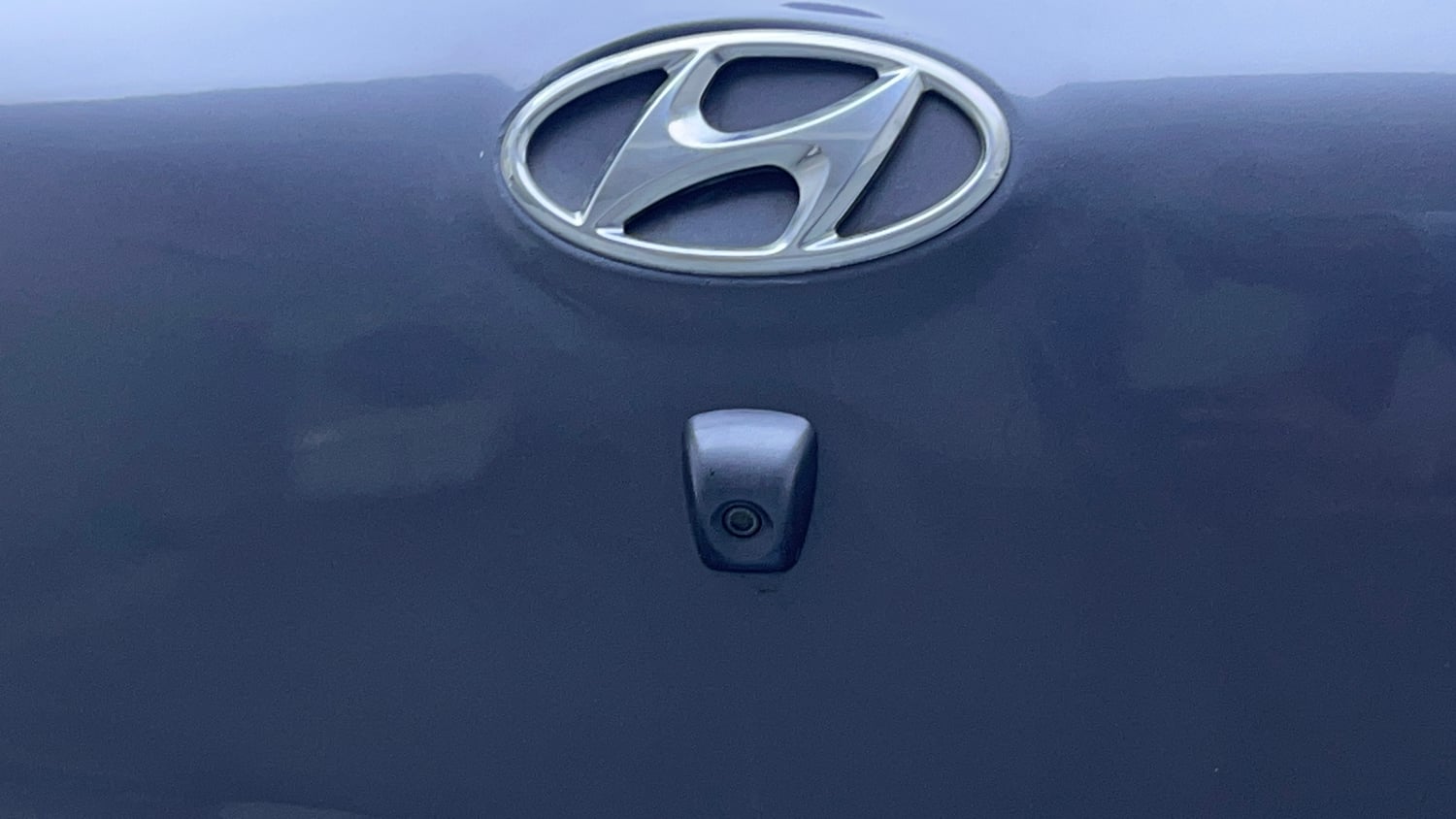 Used 2017 Hyundai Elite i20 Asta 1.2 (O) Petrol Manual top_features Rear camera