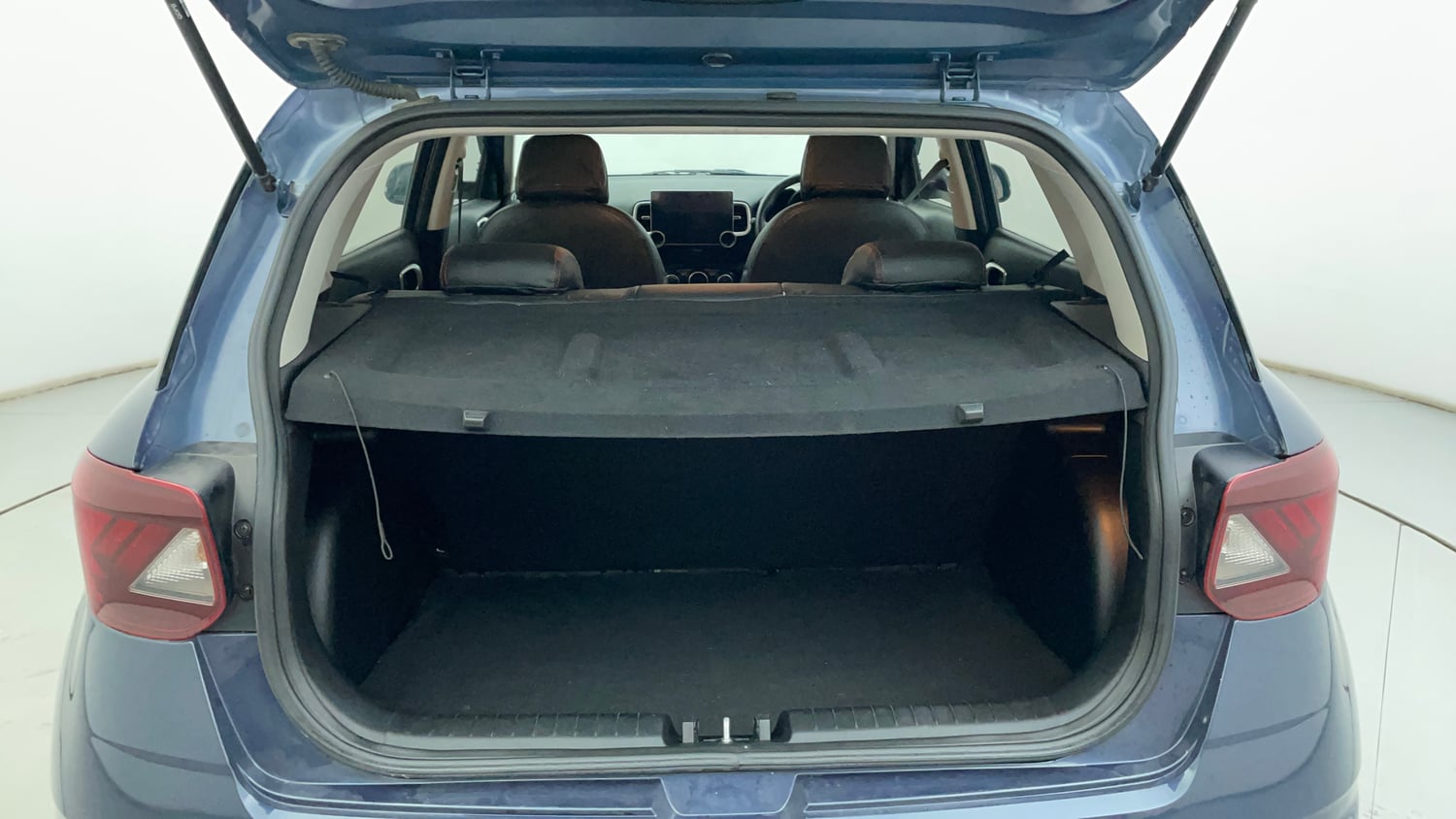 Used 2021 Hyundai Venue S Plus 1.2 Petrol Petrol Manual interior DICKY INSIDE VIEW