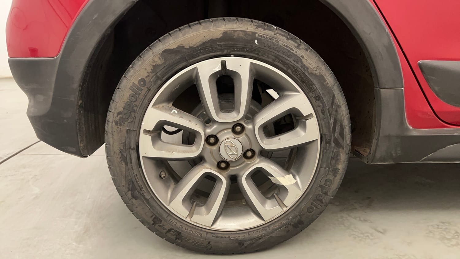 Used 2017 Hyundai i20 Active 1.2 SX Petrol Manual tyres RIGHT REAR TYRE RIM VIEW