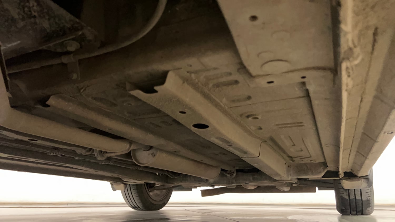 Used 2023 Tata Altroz XZ Plus (O) (S) iCNG Cng Manual extra REAR RIGHT UNDERBODY VIEW