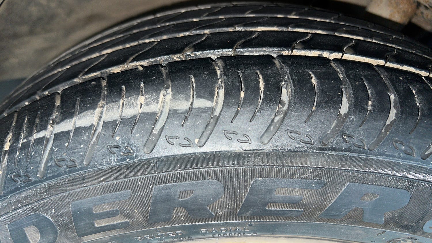 Used 2023 Maruti Suzuki XL6 Zeta MT CNG Cng Manual tyres RIGHT FRONT TYRE TREAD VIEW