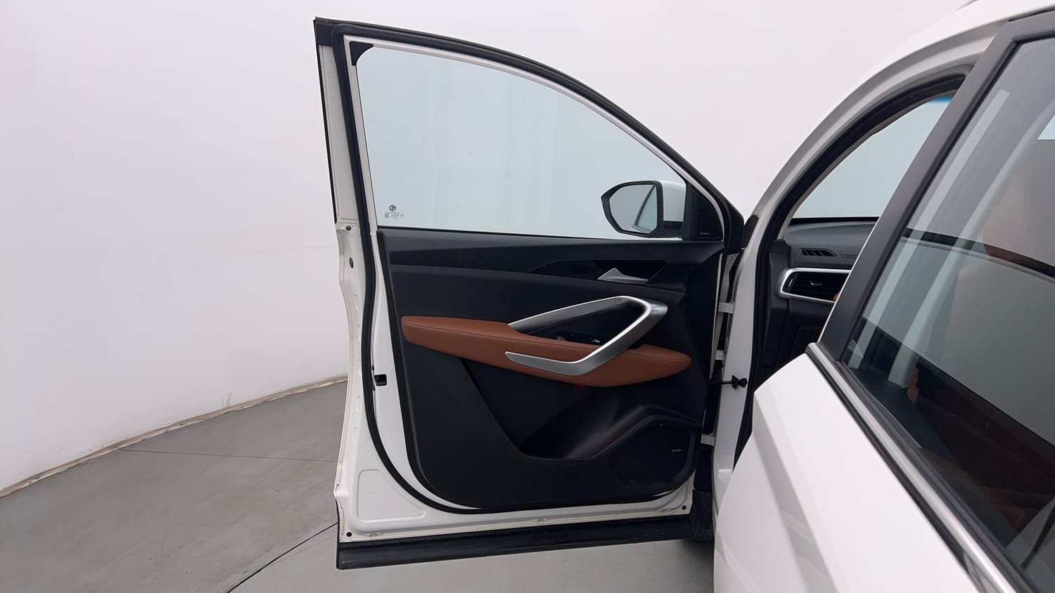 Used 2023 MG Motors Hector Plus Sharp 2.0 Diesel Turbo MT 6-STR Diesel Manual interior LEFT FRONT DOOR OPEN VIEW