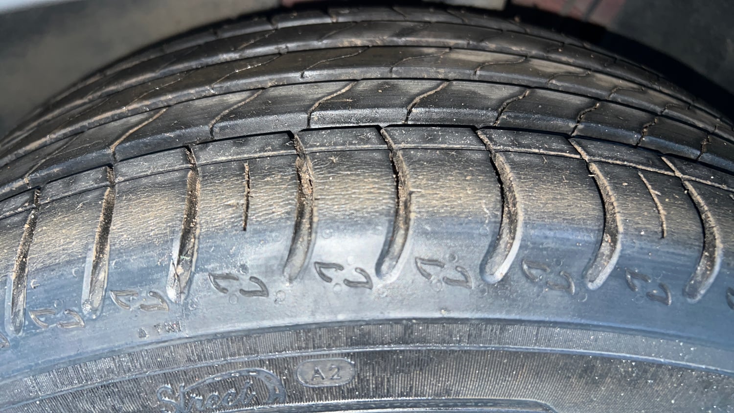 Used 2023 Volkswagen Taigun Topline 1.0 TSI AT Petrol Automatic tyres LEFT FRONT TYRE TREAD VIEW
