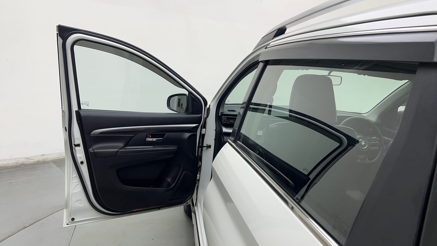 Used 2023 Maruti Suzuki XL6 Zeta MT CNG Cng Manual interior LEFT FRONT DOOR OPEN VIEW
