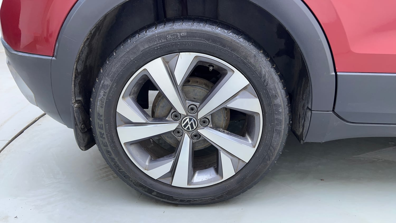 Used 2023 Volkswagen Taigun Topline 1.0 TSI AT Petrol Automatic tyres RIGHT REAR TYRE RIM VIEW