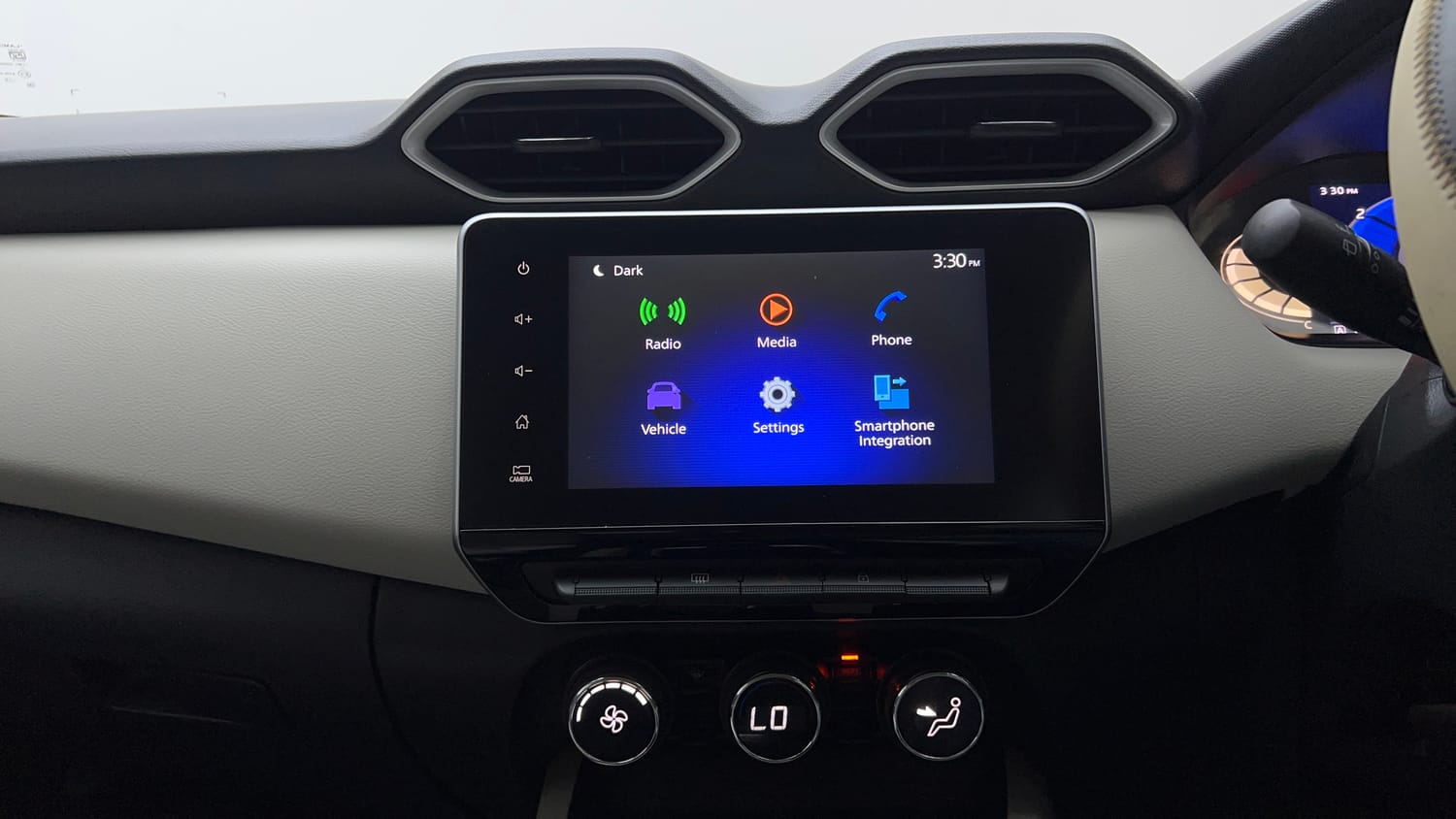 Used 2024 Nissan Magnite XV Petrol Manual top_features Touch screen infotainment system