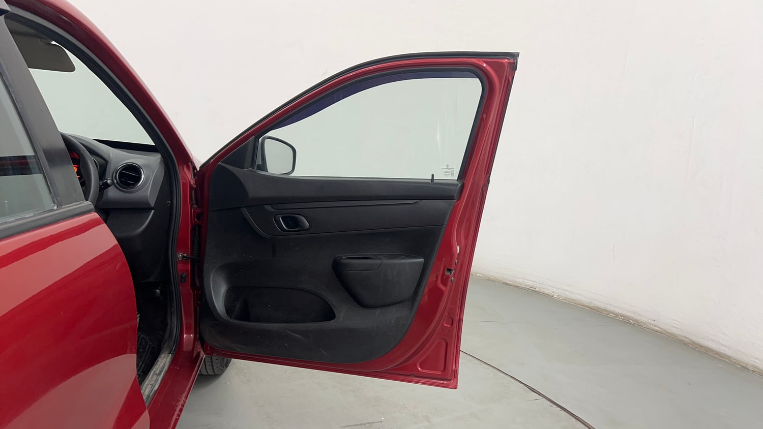 Used 2018 Renault Kwid 1.0 RXT Petrol Manual interior RIGHT FRONT DOOR OPEN VIEW