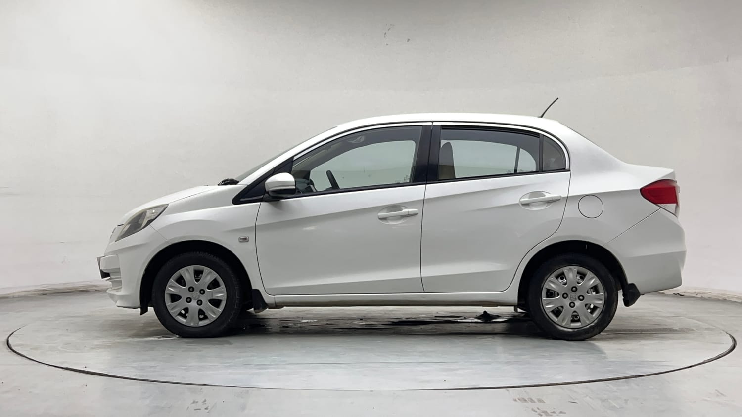 Used 2015 Honda Amaze 1.2 S i-VTEC Petrol Manual exterior LEFT SIDE VIEW
