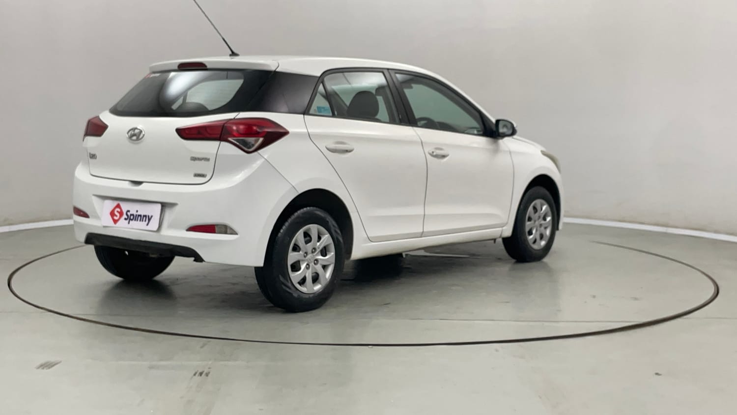 Used 2017 Hyundai Elite i20 Sportz 1.4 CRDI Diesel Manual exterior RIGHT REAR CORNER VIEW