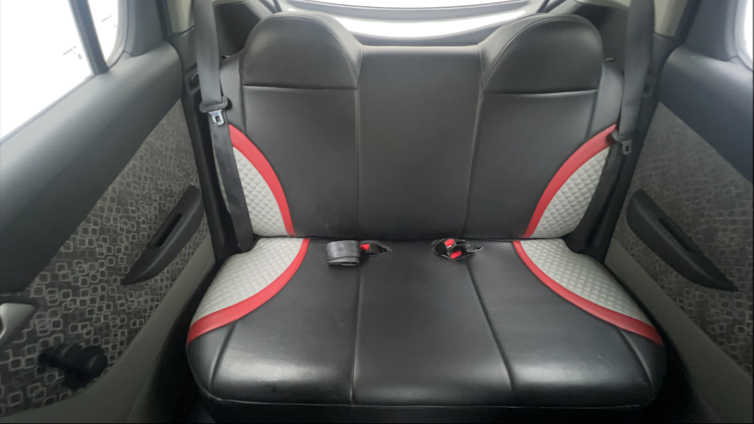 Used 2017 Maruti Suzuki Alto 800 LXi Petrol Manual interior REAR SEAT CONDITION VIEW