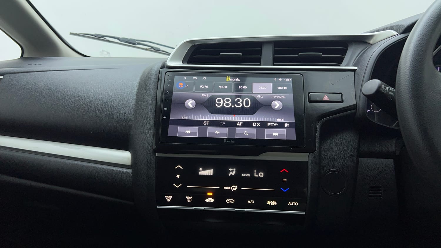 Used 2018 Honda WR-V VX MT Petrol Petrol Manual interior MUSIC SYSTEM & AC CONTROL VIEW
