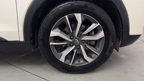 Used 2021 Mahindra XUV 300 W8 (O) 1.2 Petrol Petrol Manual tyres RIGHT FRONT TYRE RIM VIEW