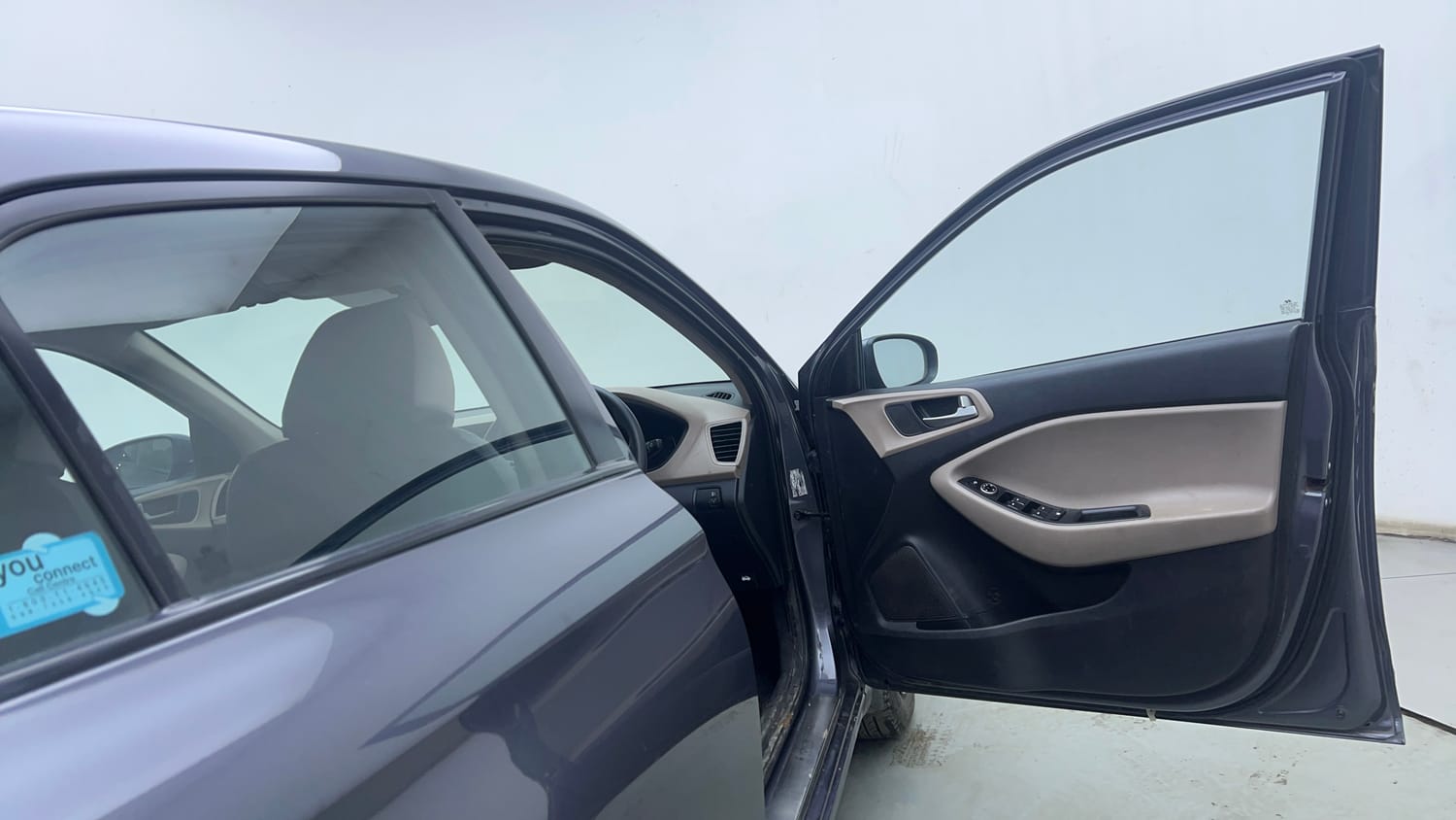 Used 2016 Hyundai Elite i20 Sportz 1.4 CRDI Diesel Manual interior RIGHT FRONT DOOR OPEN VIEW